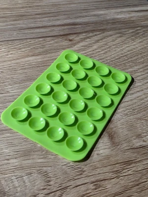 Mobilhållare med sugkoppar - Sugpropps hållare till telefonen, självhäftande klister på baksidan.