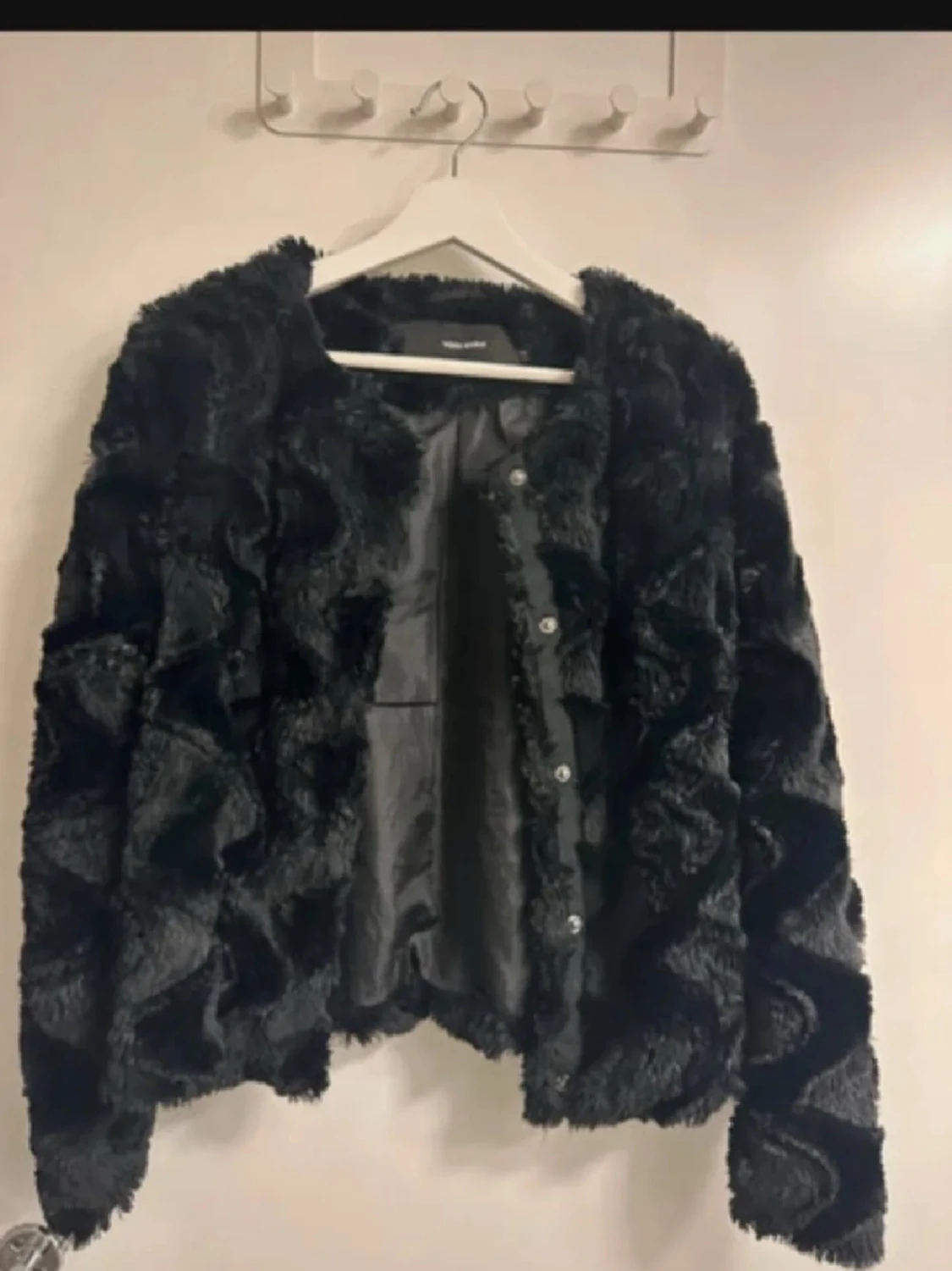 Svart fuskpälsjacka från vero Moda 