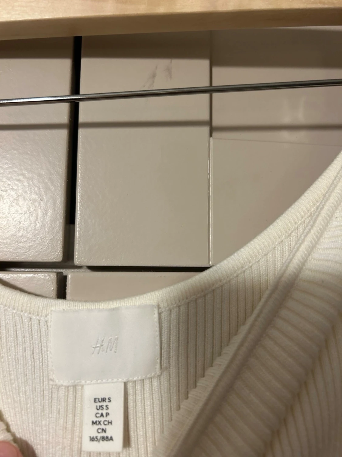 vit ribbad långklänning H&M - 1