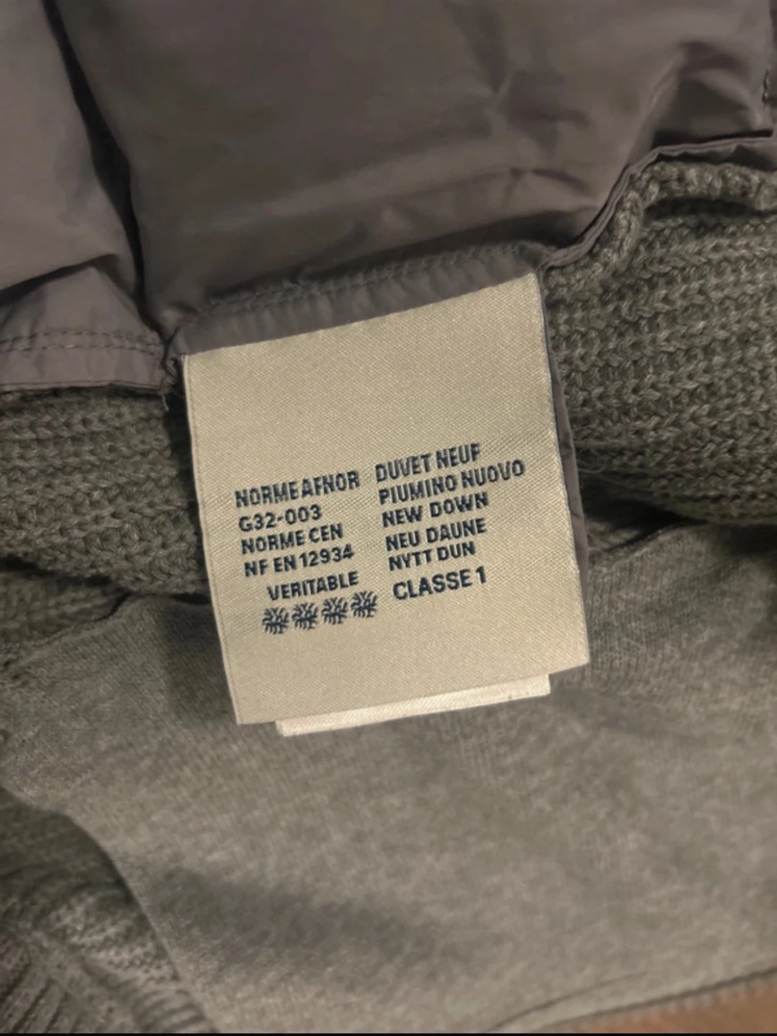 Grå pufferjacka från Moncler - 4
