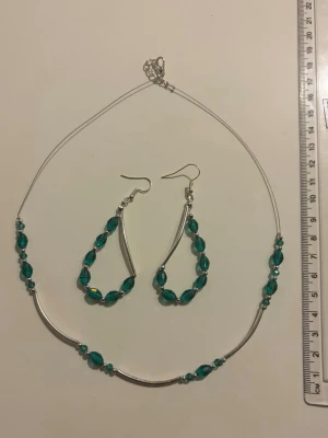 Smyckesset med örhängen och halsband - Nickelfria