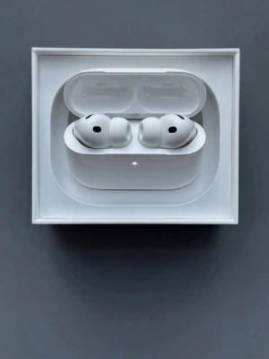 AirPods Pro 3 - AirPods Pro 3, helt nya, skriv vid frågor!
