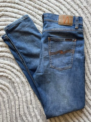 Nudie jeans  - Säljer dessa fräscha Nudies i modellen Lean Dean. Byxorna är endast använda ett fåtal gånger, inprincip helt nya.