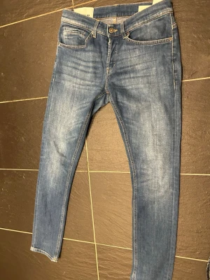 Dondup jeans George  - Dondup jeans George storlek 30 jättefint skick 