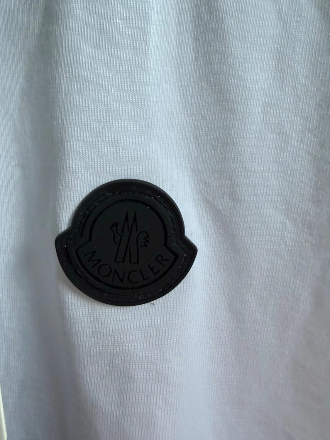 Vit Moncler t-shirt med svart logga - 1