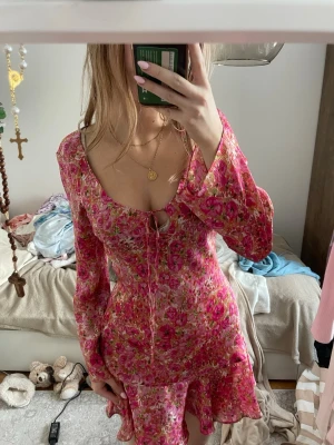 Skit snygg klänning - Skit snygg sommarklänning i perfekt skick! 