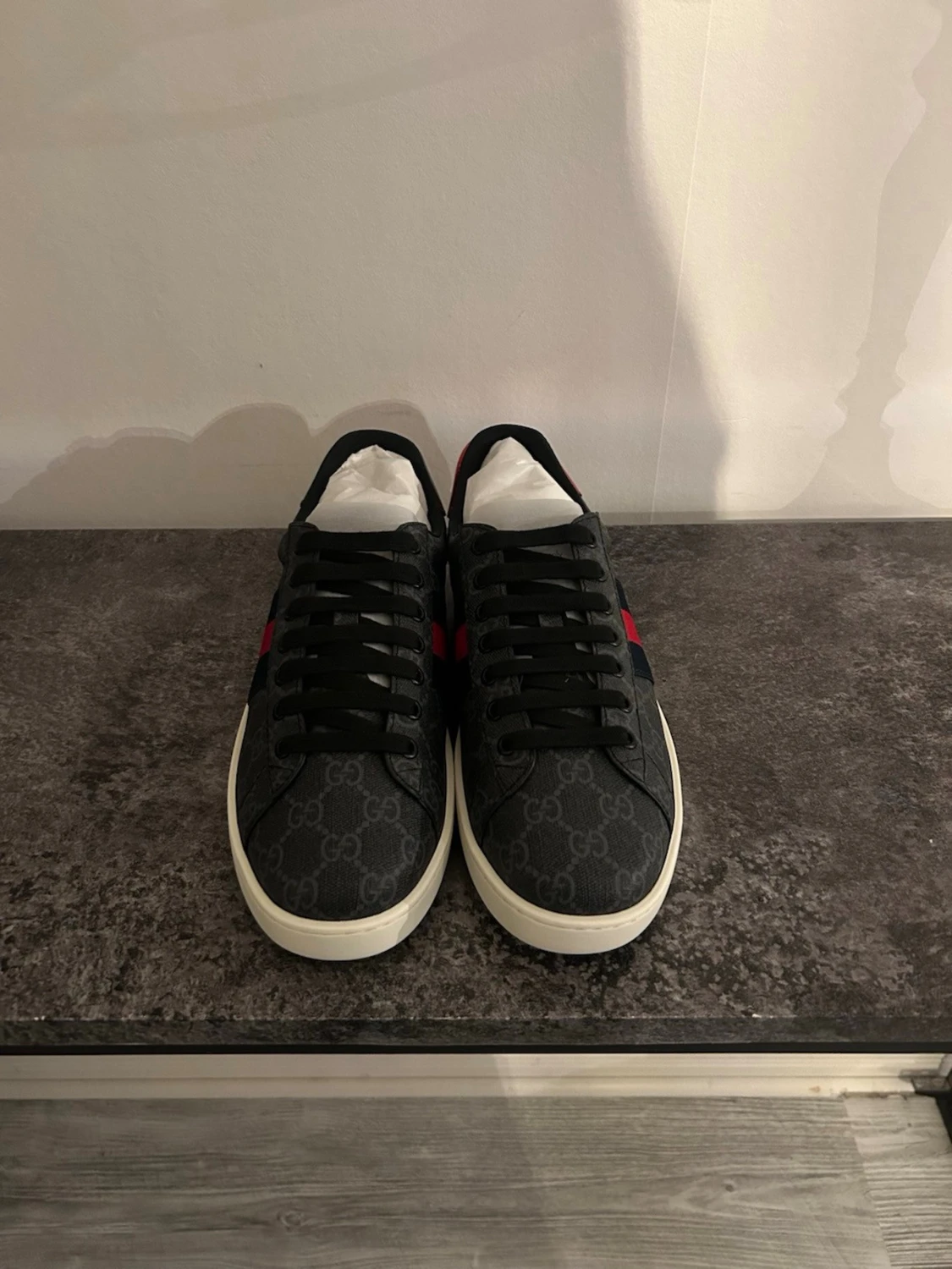 Gucci GG Supreme sneakers svart/röd - 2