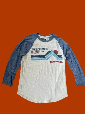 A&F long sleeve - Ye