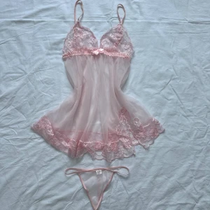 Nattlinne  - Nattlinne med tillhörande underdel 