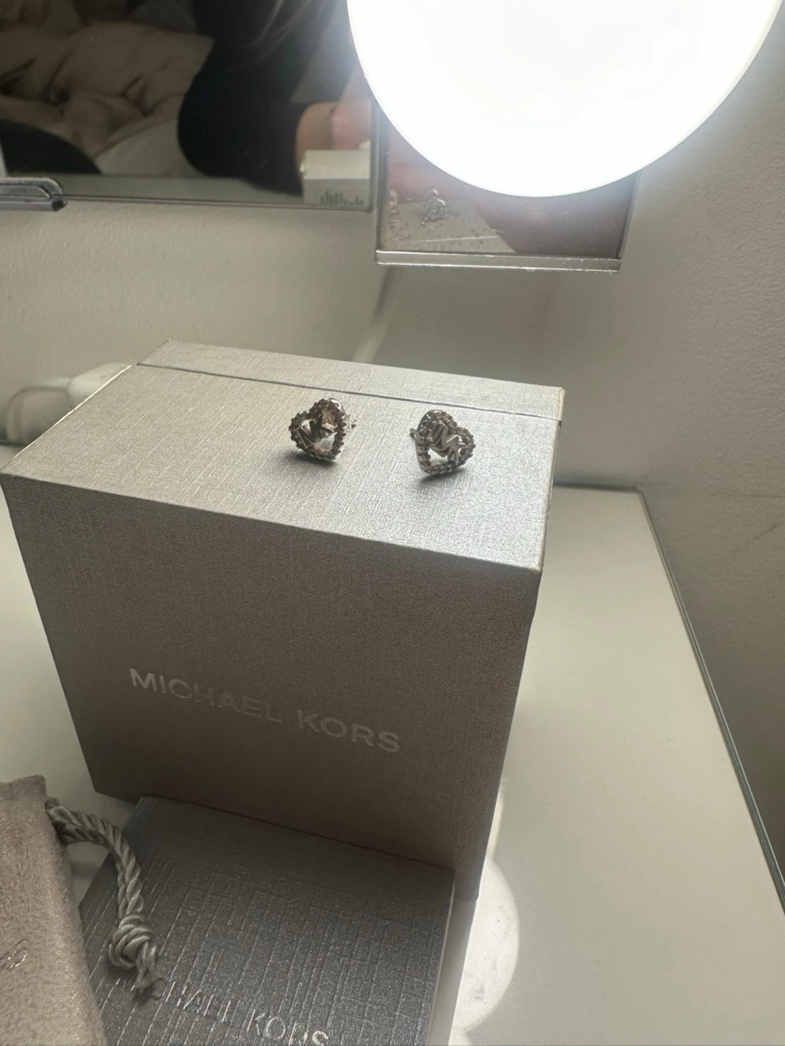 Silverfärgade hjärtörhängen Michael Kors - 1