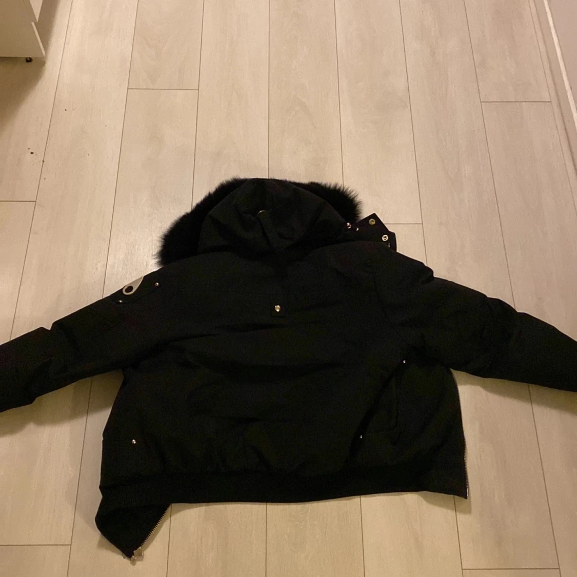 Svart dunjacka från Moose Knuckles - 90