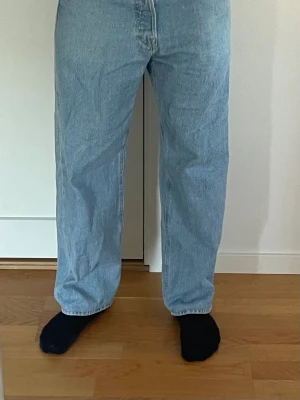 Jeans - Eddie blå loose fit Jack & Jones jeans. I storlek W29 L32. 