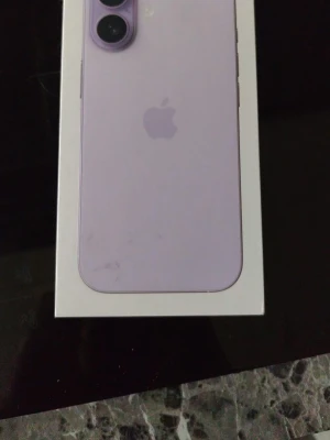 Lila iPhone 14 128GB från Apple - Säljer en snygg lila iPhone 17 256gb den är helt nyt inte öppnad från paketet 