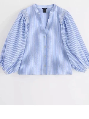 Blårandig blus med puffärm - Såå gullig blus knappt använd. Slutsåld online 