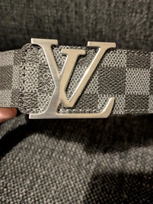 Bälte - Bälte i svart 105 cm