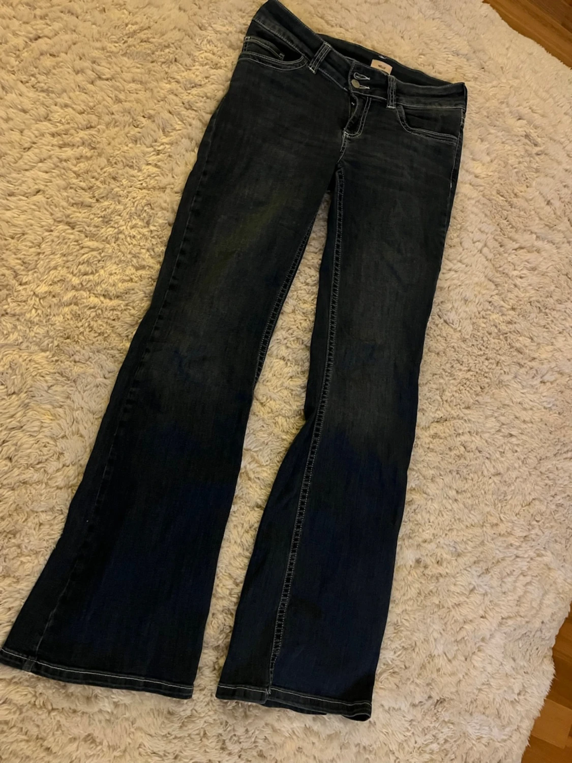 Mörkblå Nelly jeans - Stl 38 - 1