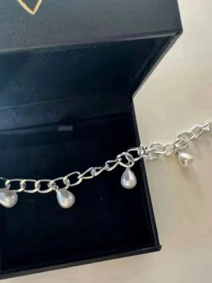 silver pärlhalsband - nytt skick