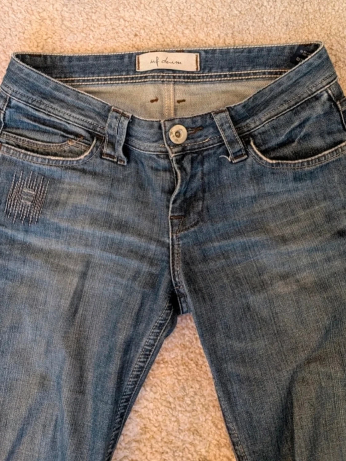 Blå bootcut jeans med brodyr - 3