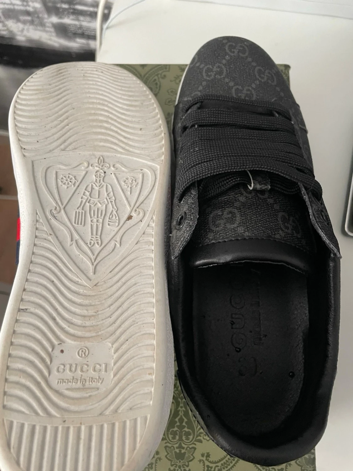 Gucci svarta sneakers med röd/blå detalj - 3