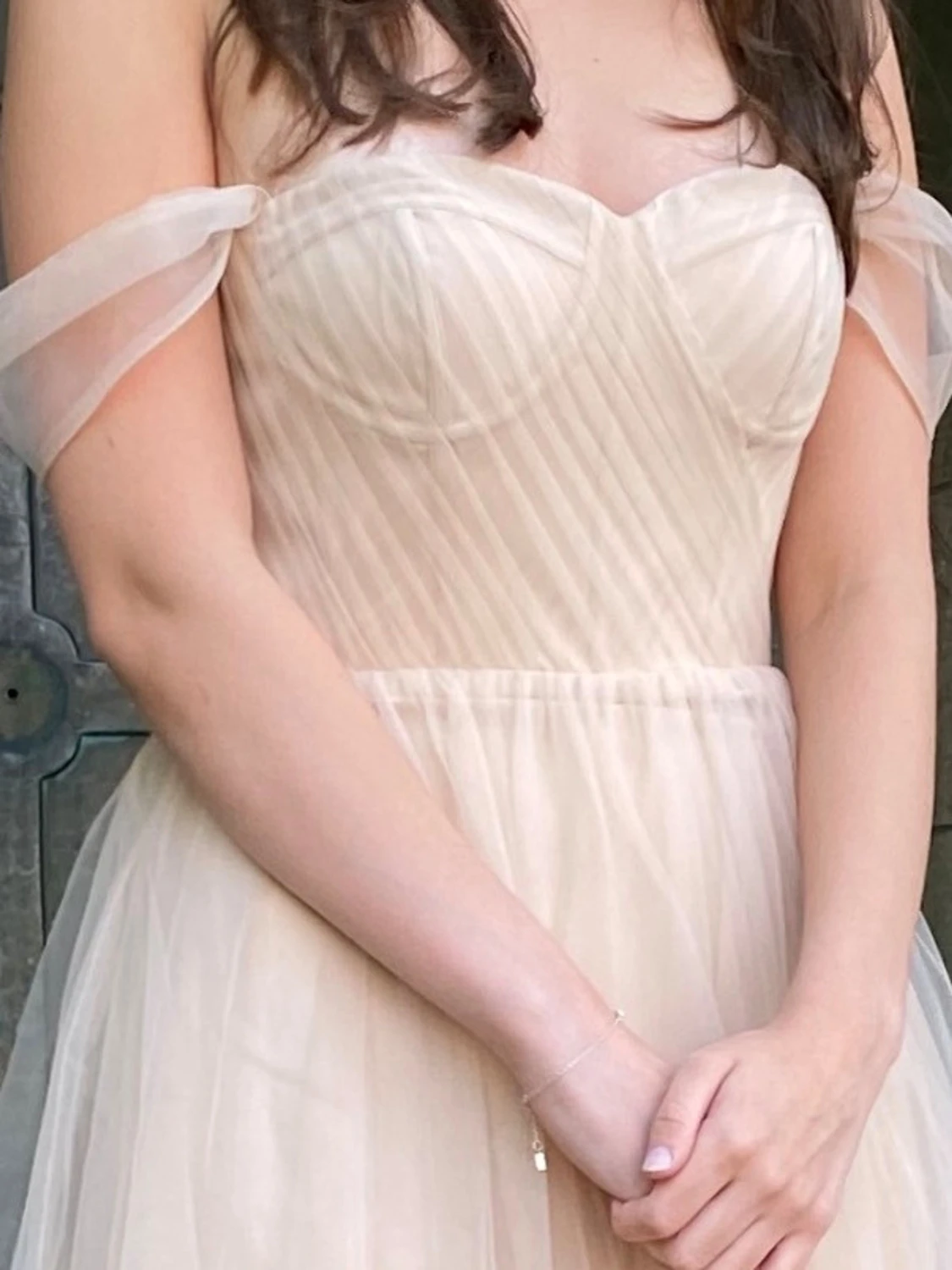 Champagnefärgad balklänning i tyll - 4