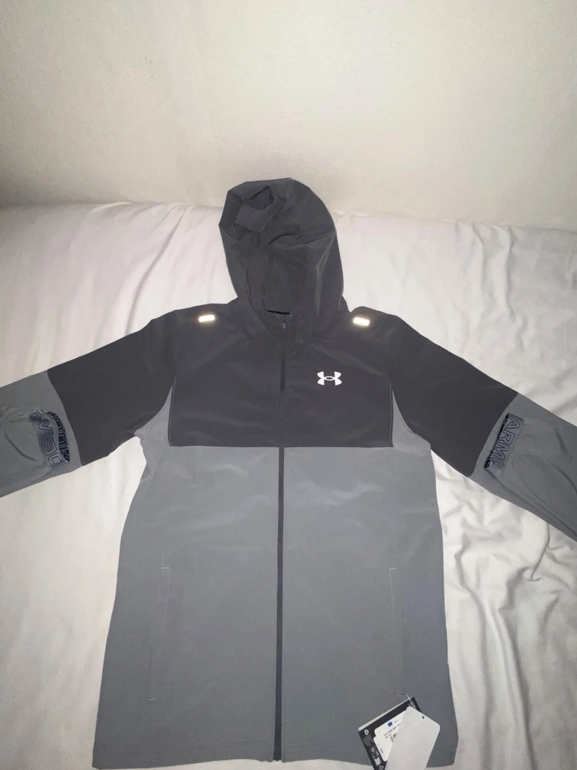 Grå vindjacka från Under Armour - 1