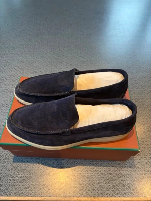 Loro Piana loafers - Loro Piana summerwalks, använda max tre gånger. Mycket bra skick.