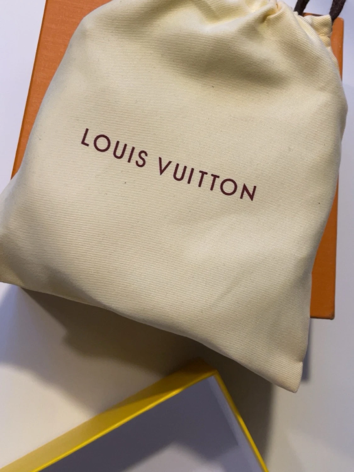 Svart Louis Vuitton bälte med LV-spänne - 2