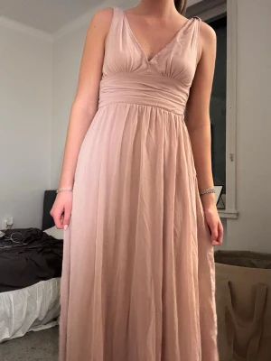 Rosa klänninh - Superfin rosa klänning