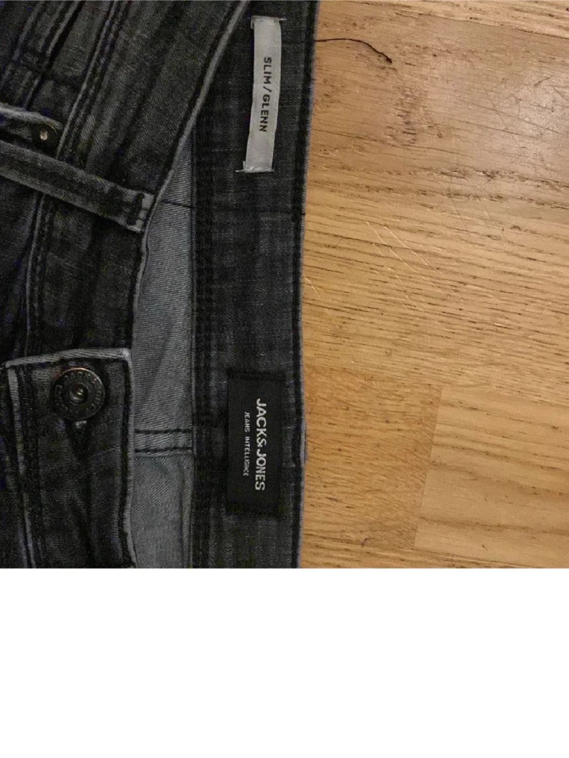 Grå/svarta slim fit jeans från Jack and Jones  - 2
