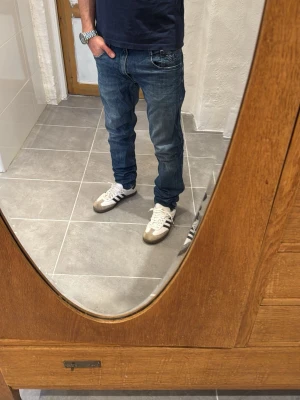 Replay jeans  - Ett par snygga byxor från Replay i storlek W32 L32 i modellen Anbbas 