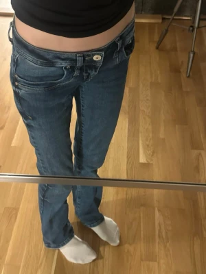 Low waist LTB jeans - Säljer mina ltb jeans som är sparsamt använda och inga slitage k slutet på jeansen! Skit snygga ! I storlek w24 och L34