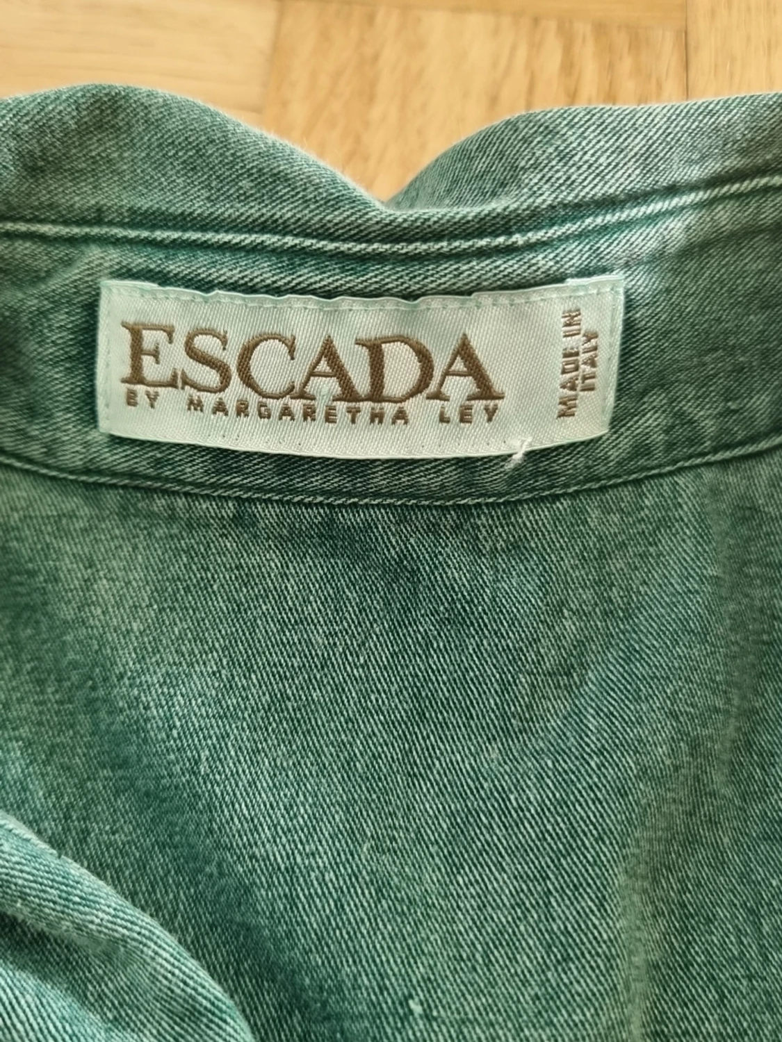 Grön jeansjacka från Escada - 1