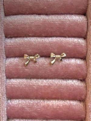 Handgjorda Rosett Örhängen S925 - Handgjorda stud örhängen i 925 sterling silver✨ Vattentåliga och allergivänliga!🌊🫶🏼 