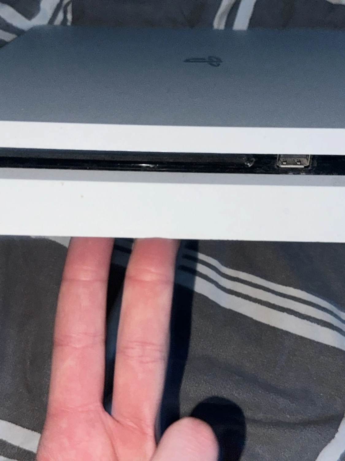 Vit PlayStation 4 Slim  - 2