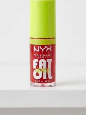 NYX Fat Oil Lip Drip röd läppglans - NYX Fat Oil Lip Drip är ett läppglans i en intensiv röd nyans. Förpackningen har en cool limegrön kork och transparent flaska som visar färgen. Glanset ger en glansig finish och känns återfuktande på läpparna. Använd två gånger. 