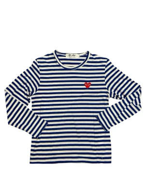 CDG Play longsleeve tröja - Klassisk striped longsleeve från CDG Play med röda hjärtat framtill. Väldigt clean piece och fortfarande i fint skick. Några få trådar sticker ut pga fel tvättning, annars väldigt bra skick. Storlek M men passar för det mesta som S Skick: 8/10 Pris kan diskuteras 📦 Skickas eller möts upp