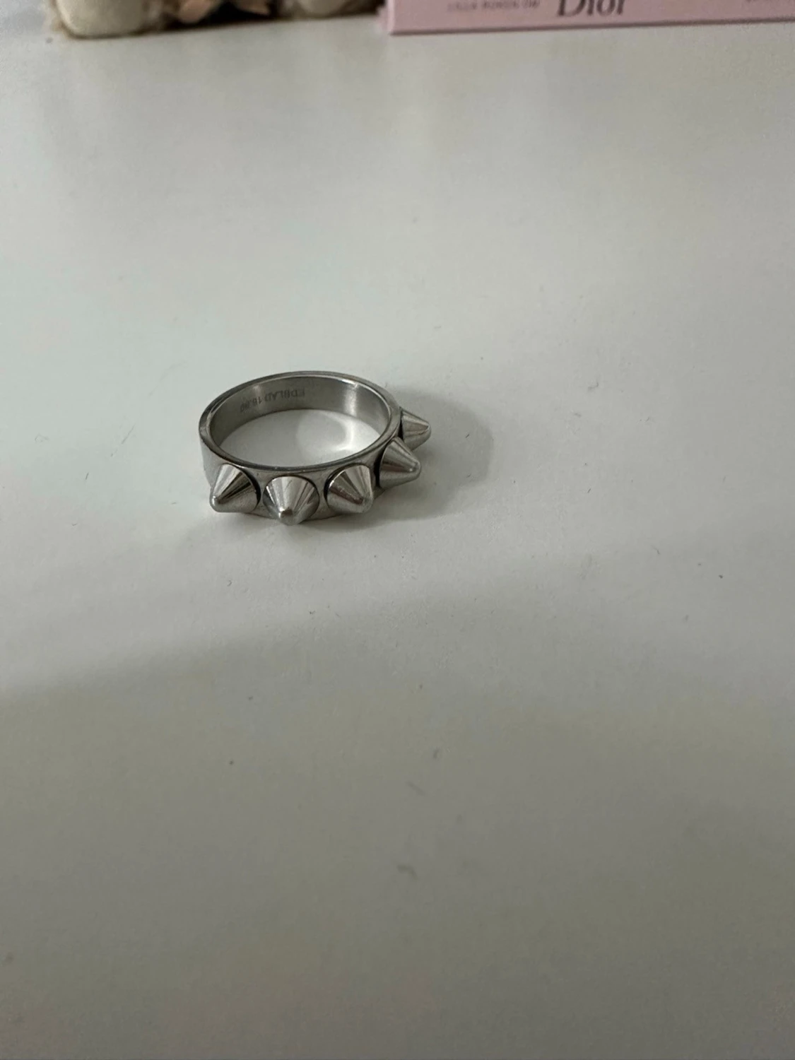 Silvrig Edblad ring  - 4