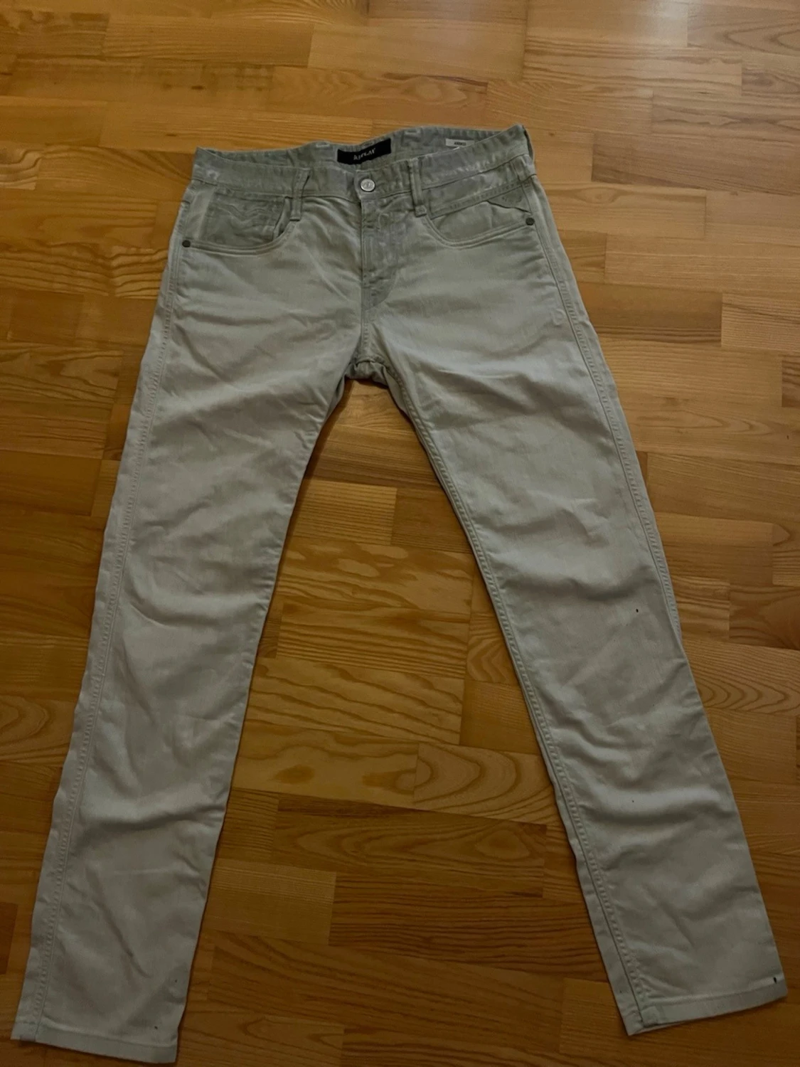 Ljusblåa jeans från replay  - 4