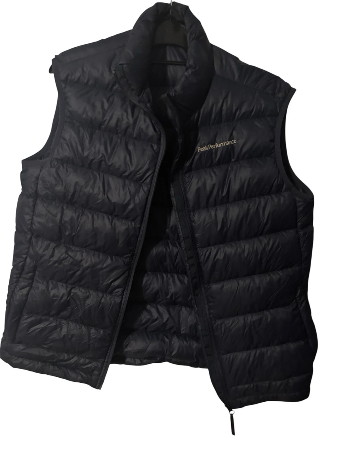 Svart dunväst Peak Performance