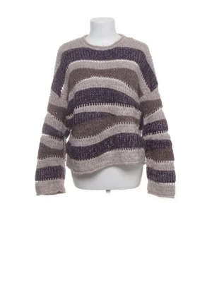 Randig stickad tröja i beige och lila - Skit snygg stickad tröja från Zara men tyvärr för liten i storlek, köpt från Sellpy i mycket bra skick. Storlek M men skulle säga S ❣️ skicka prisförslag ifall priset inte passar 