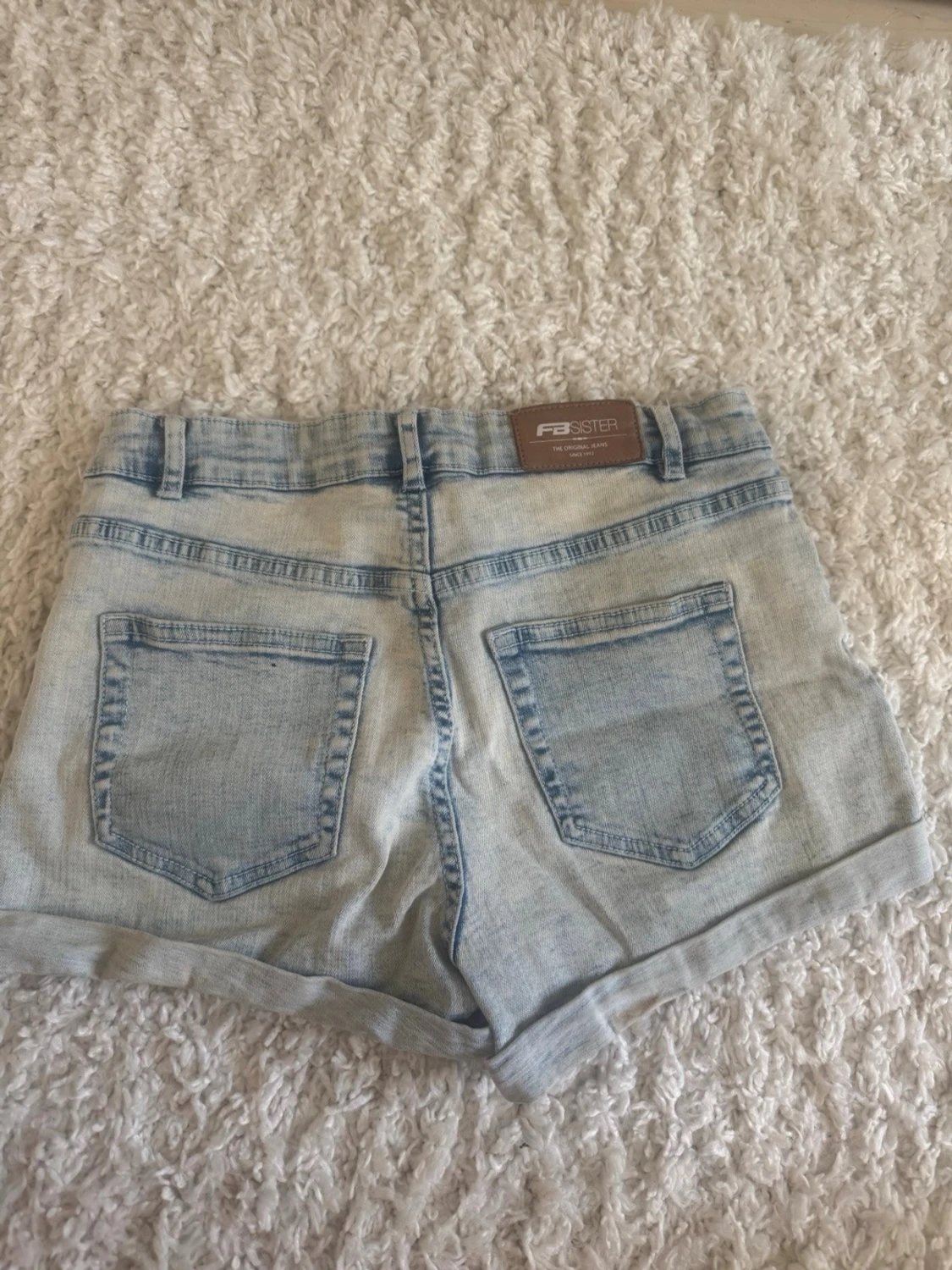 Ljusblå denimshorts från F3 Sister - 1