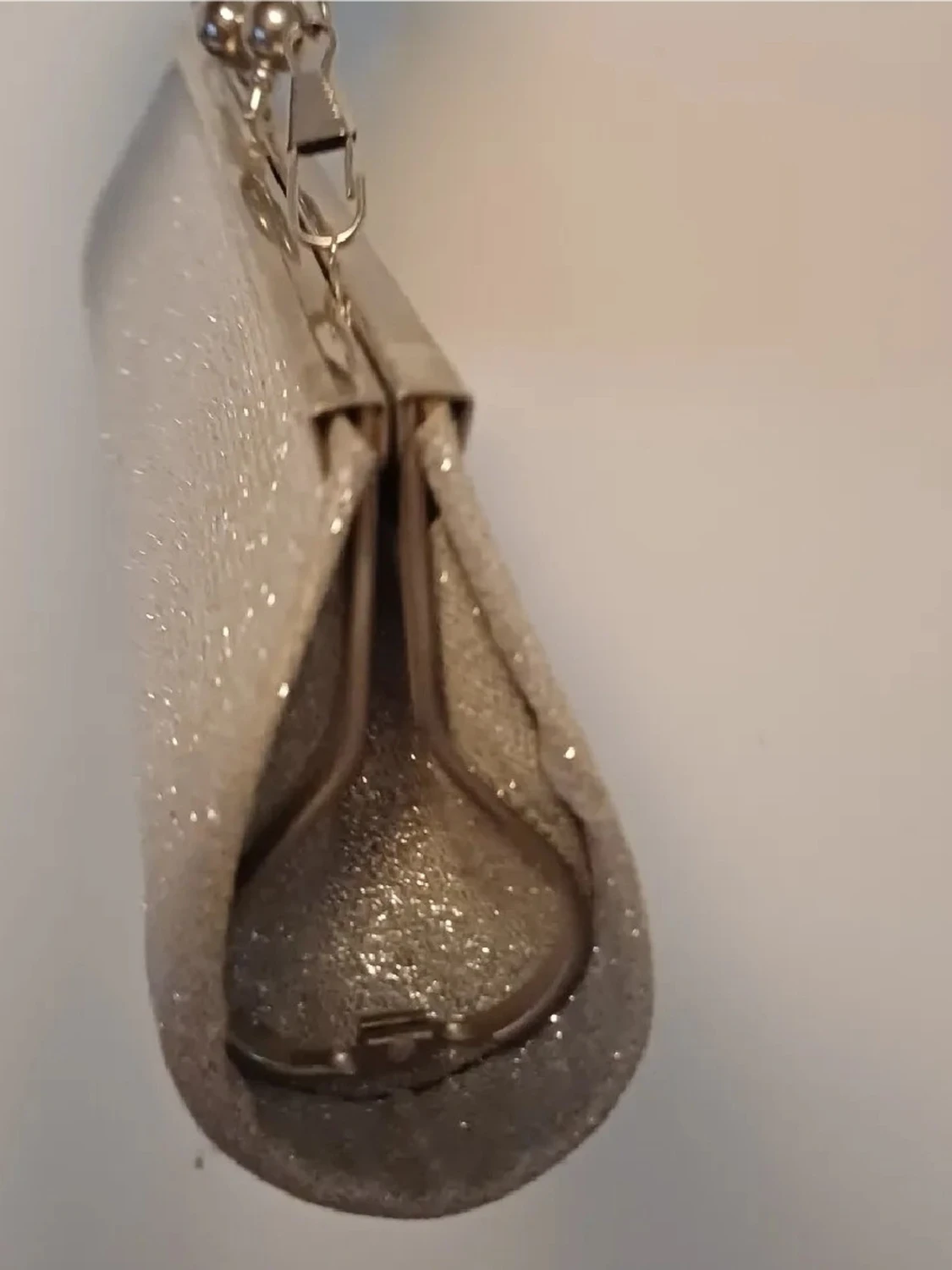 Glittrig silver kuvertväska - 2