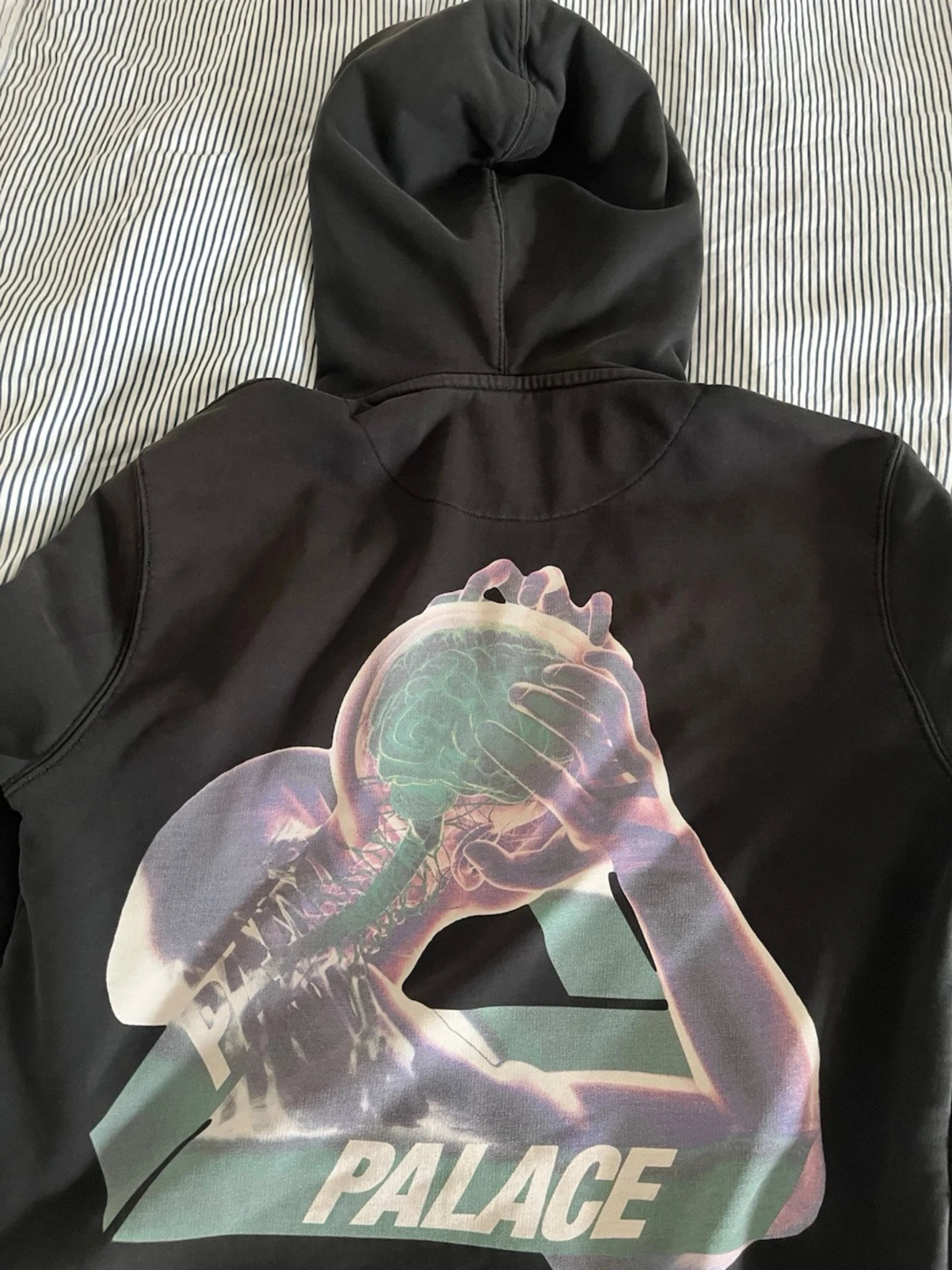 Svart hoodie från Palace med tryck - 1