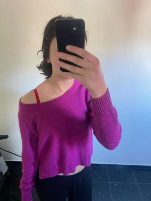 Stickad tröja💞 - Super fin lila tröja!💞 aldrig använd!