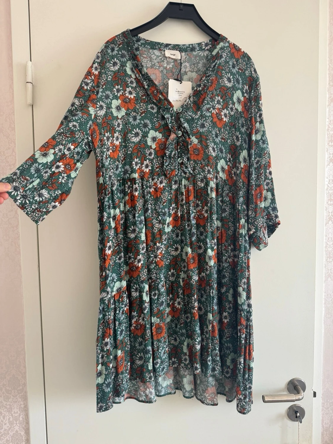 Blommig grön kortklänning - 1