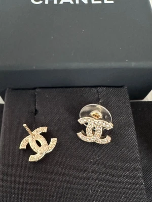 Cool örhängen  - Sterling steel och finns även i silver färg🩷