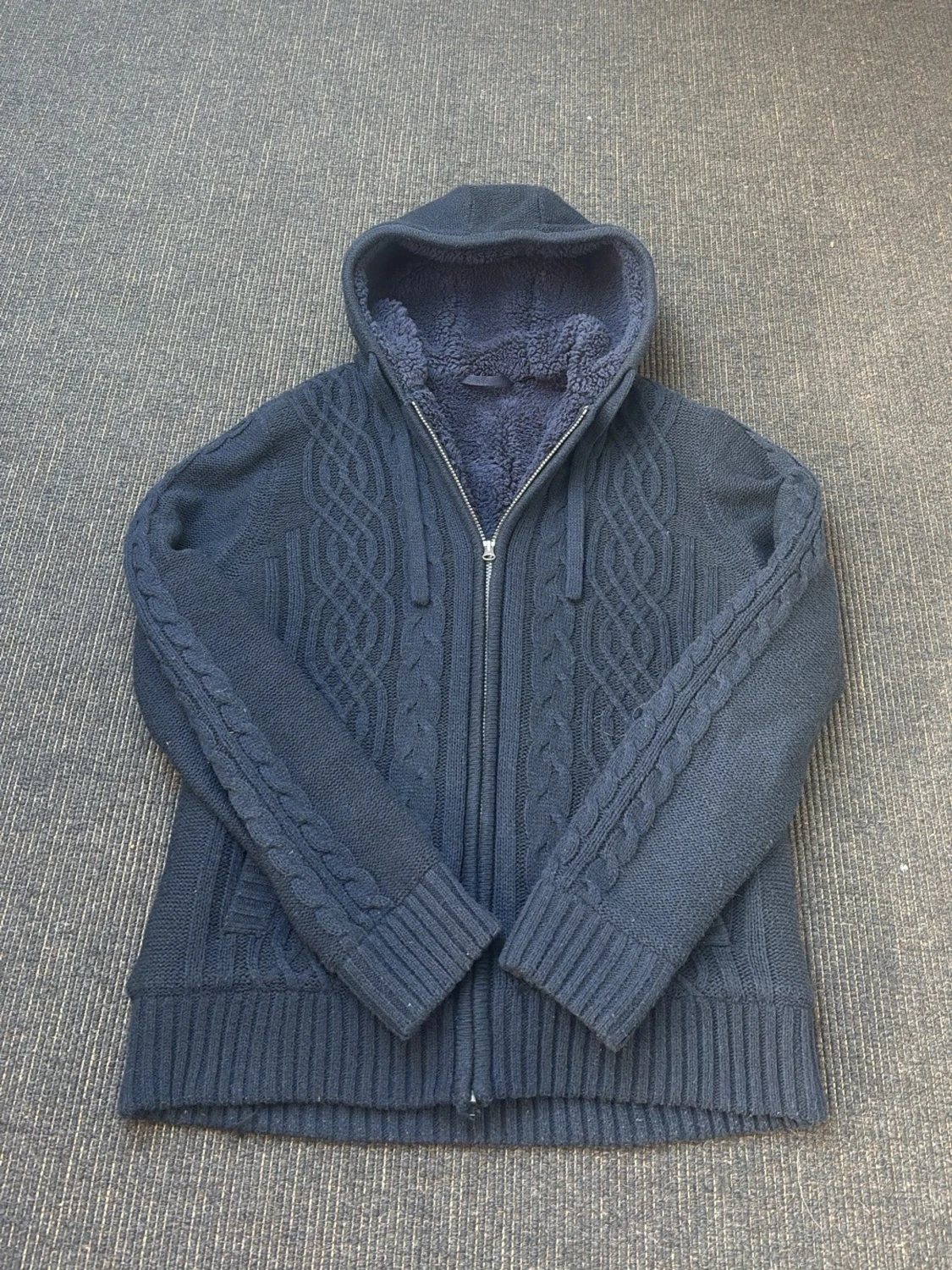 Mörkblå stickad hoodie med dragkedja - 2