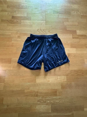 Svarta träningsshorts från Craft passa M S - Säljer fyra par tröningshorts för det är för små de passar M och S