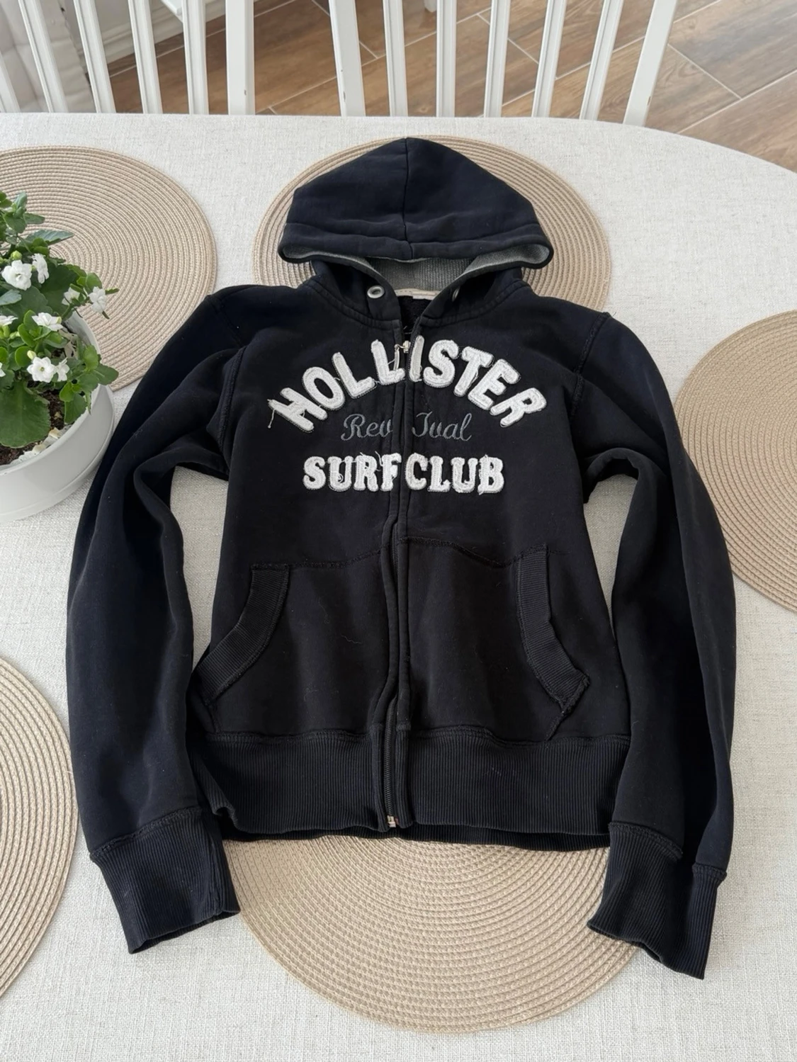 Hollister zip   - 1