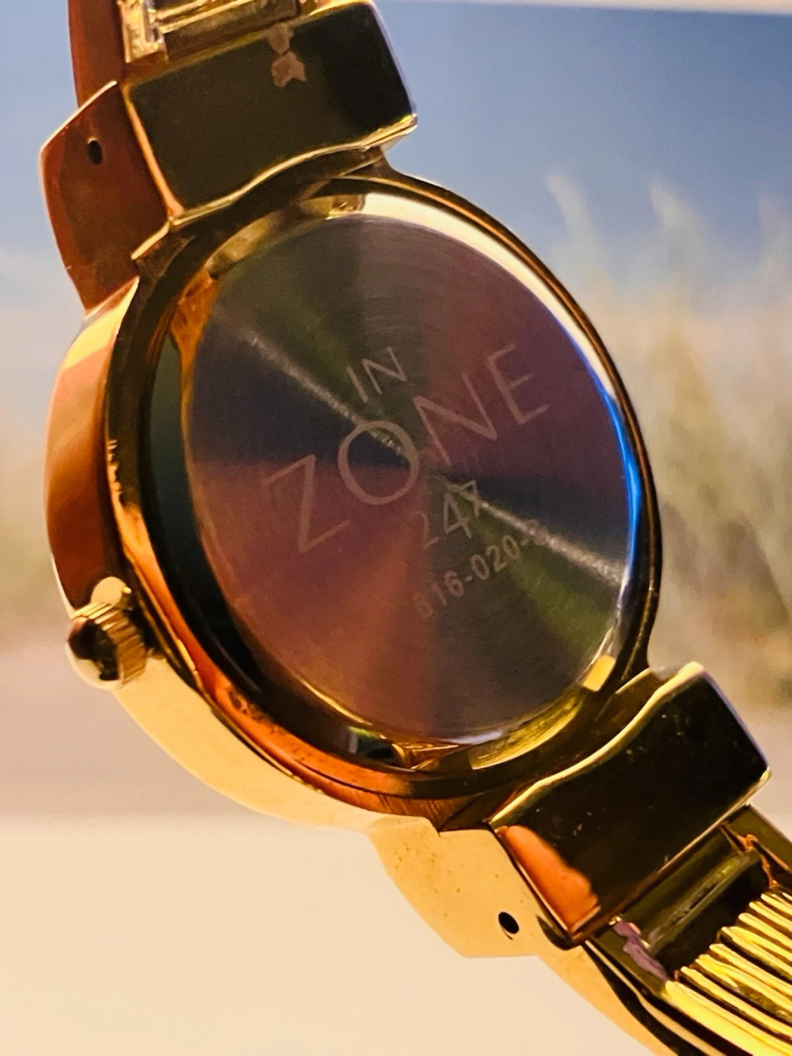 Guldig klocka från In Zone - 6